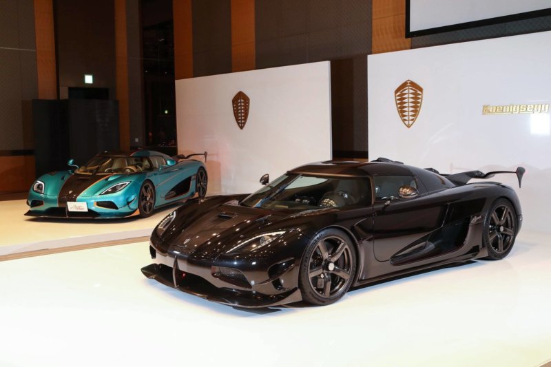 1-black-blue-koenigsegg-agera-rsr-released-japan