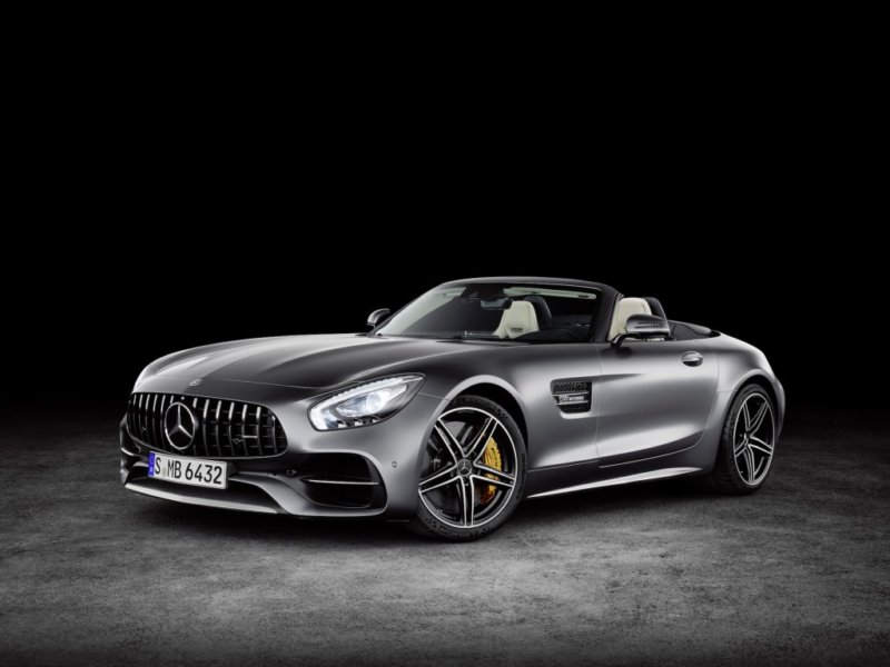 11-2018-mercedes-amg-gt-c-roadster-top-off-front-side-view