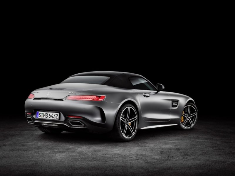 14-2018-mercedes-amg-gt-c-roadster-rear-side-view