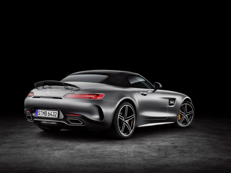 15-2018-mercedes-amg-gt-c-roadster-rear-side-view-rear-spoiler-up