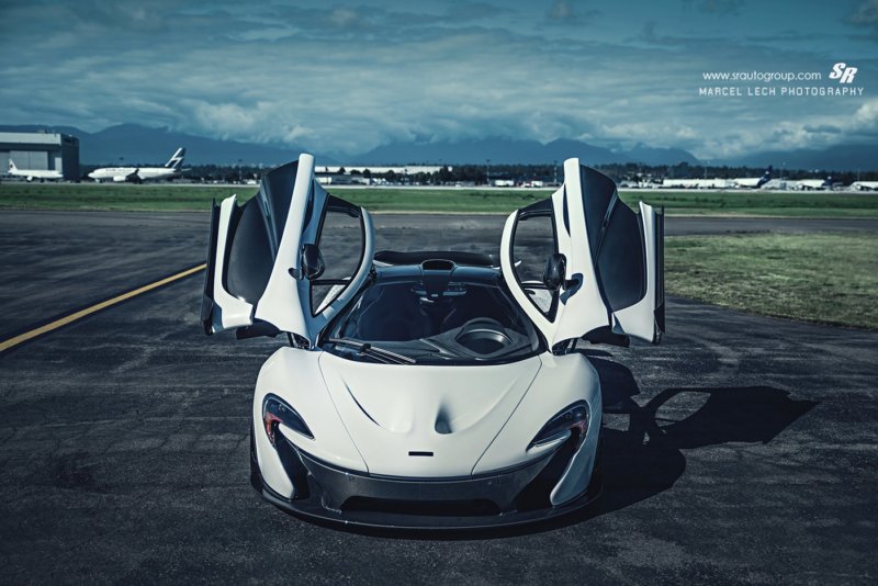 16-awesome-white-mclaren-p1-race-mode-front-angle-doors-up