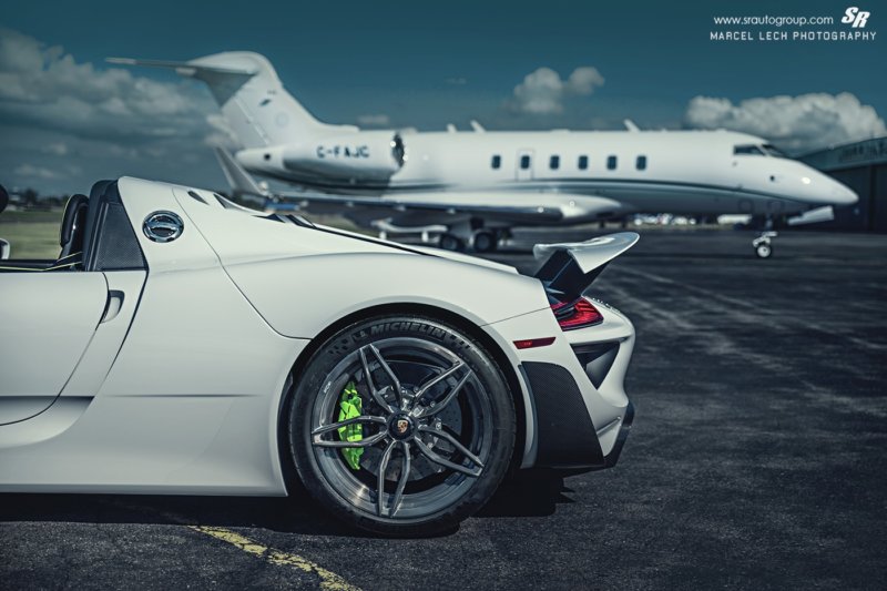 3-white-porsche-918-spyder-weissach-pachage-rear-wheel-green-caliper