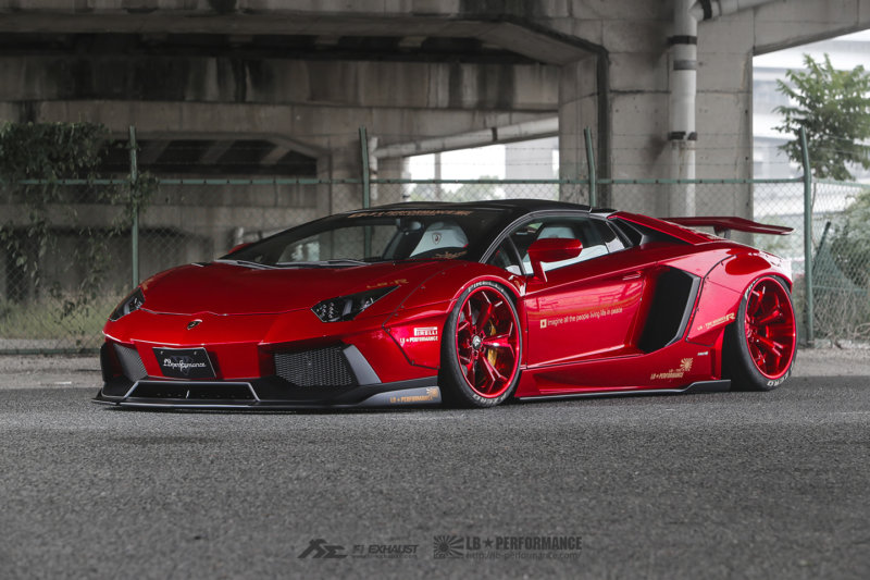 4-bloody-red-liberty-walk-lamborghini-aventador-roadster-front-side-view
