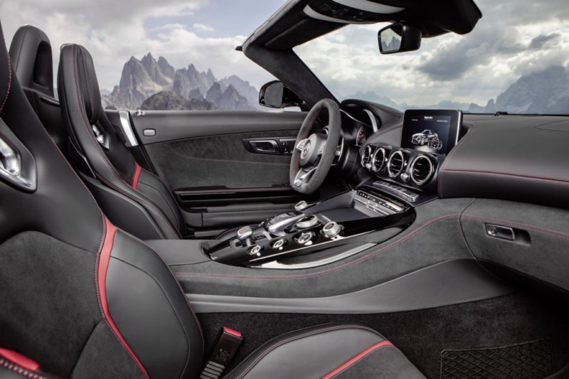 7-2018-mercedes-amg-gt-roadster-interior