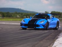 Chris Harris Drives the Dodge Viper ACR related thumbnail