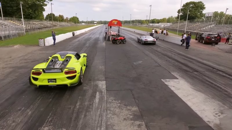 porsche-918-spyder-vs-rimac-concept-one-drag-race