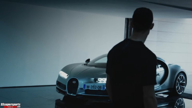 1-cristiano-ronaldo-test-drive-bugatti-chiron