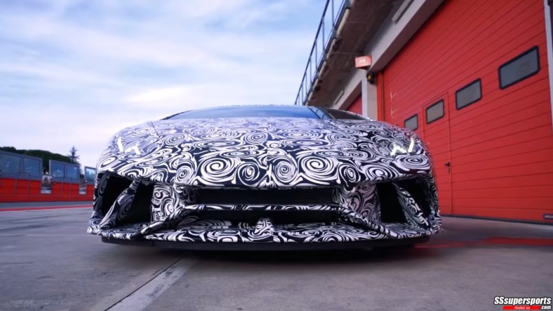 5-camouflaged-2018-lamborghini-huracan-performante-imola-front-angle