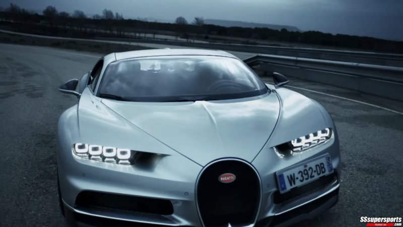 7-cristiano-ronaldo-test-drive-bugatti-chiron