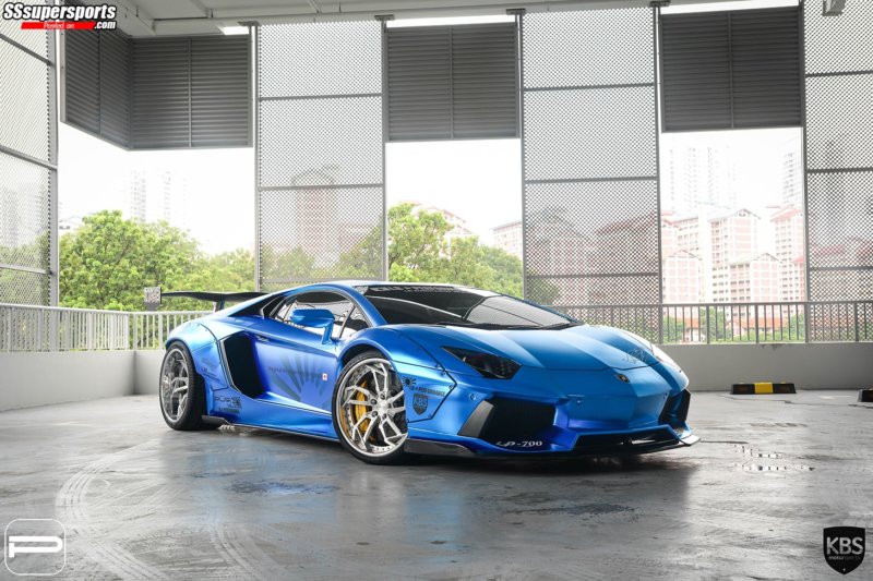 11-chrome-blue-liberty-walk-lamborghini-aventador-pur-wheels-front-side-view