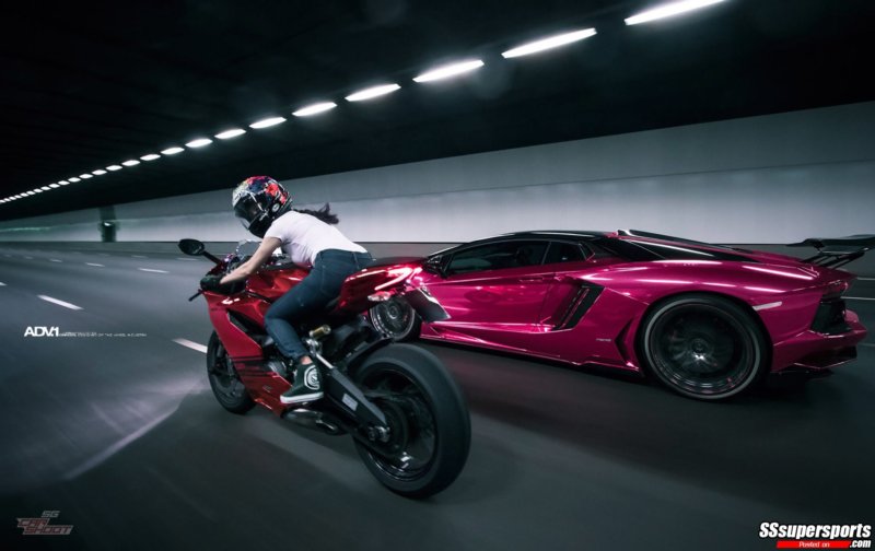 11-ducati-899-panigale-metallic-pink-chrome-lamborghini-aventador-lp700-