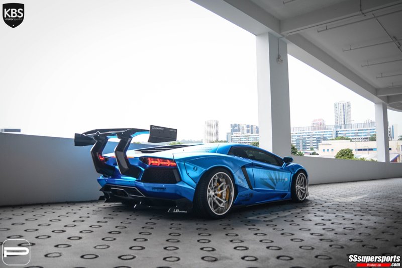 4-chrome-blue-liberty-walk-lamborghini-aventador-pur-wheels-rear-side-angle