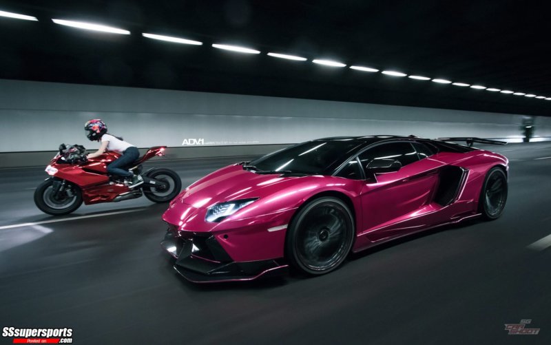7-metallic-pink-chrome-lamborghini-aventador-lp700-racing-red-ducati