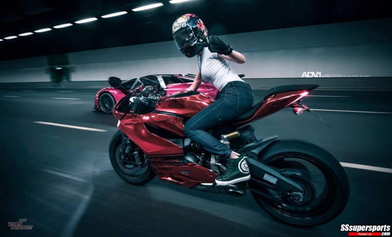 8-chrome-red-ducati-899-panigale-in-motion-tunnel