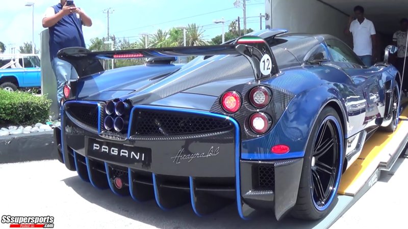 10-carbon-blue-one-off-pagani-huayra-bc-macchina-volante-rear-side-angle