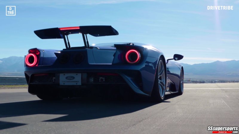 2-blue-ford-gt-rear-side-angle-wing-up