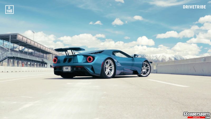 3-blue-ford-gt-rear-side-view-2