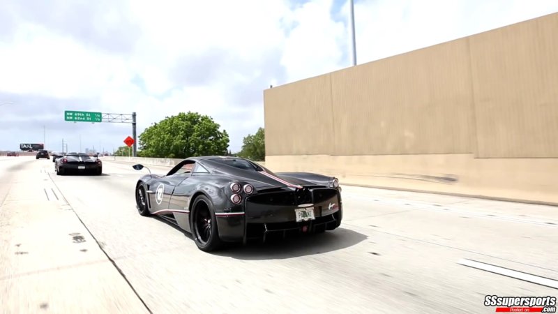 7-pagani-huayra-la-monza-lisa-riding-road