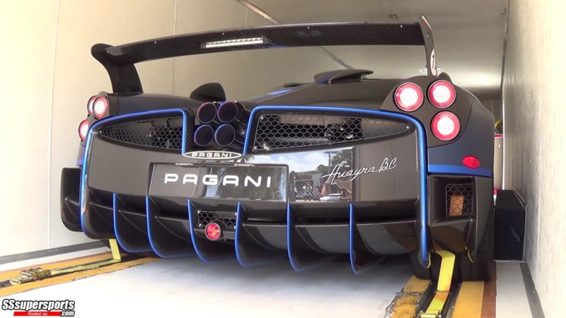 8-awesome-carbon-blue-pagani-huayra-bc-macchina-volante-rear-end