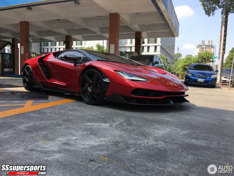 1-rosso-efesto-lamborghini-centenario-lp770-4-spotted-in-taiwan