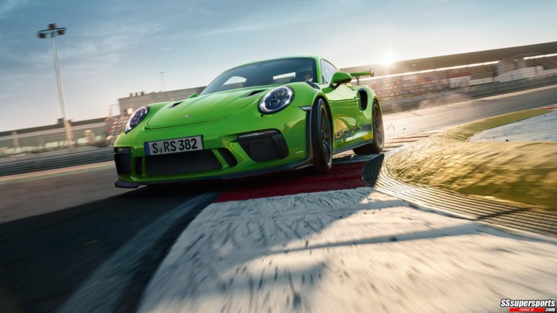 1-new-porsche-911-gt3-rs-on-track