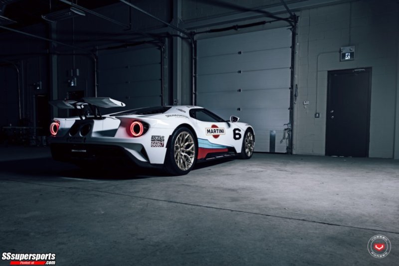 15-martini-racing-ford-gt-on-vossen-wheels
