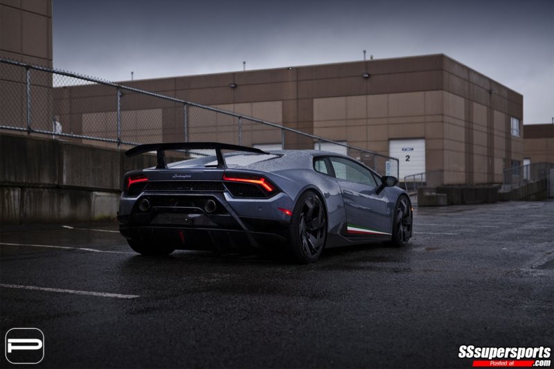 2-grey-lamborghini-huracan-performante-on-pur-wheels