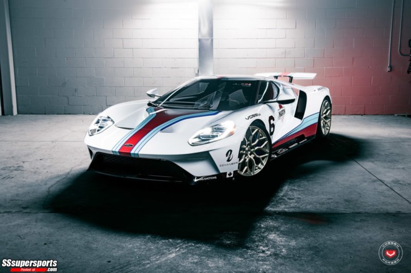 2-martini-racing-ford-gt-on-vossen-wheels