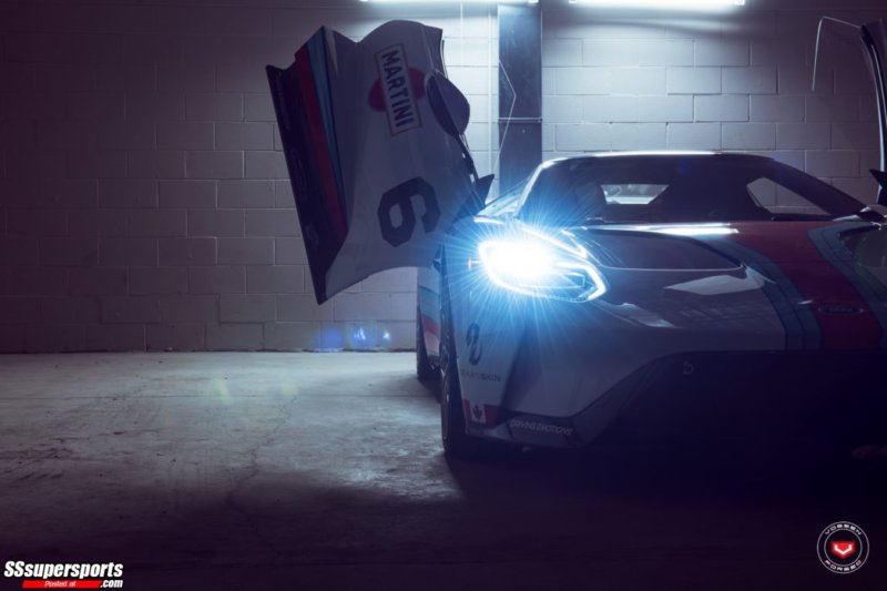 21-martini-racing-ford-gt-on-vossen-wheels