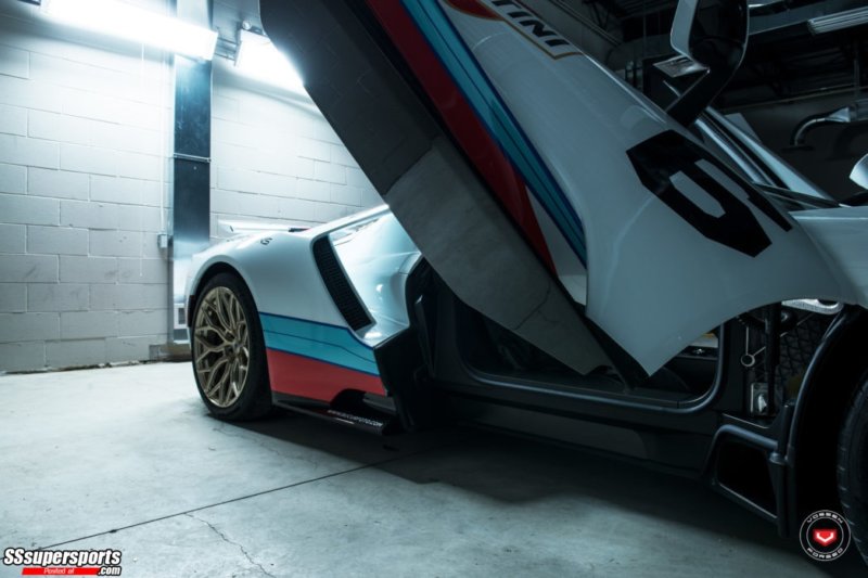 22-martini-racing-ford-gt-on-vossen-wheels