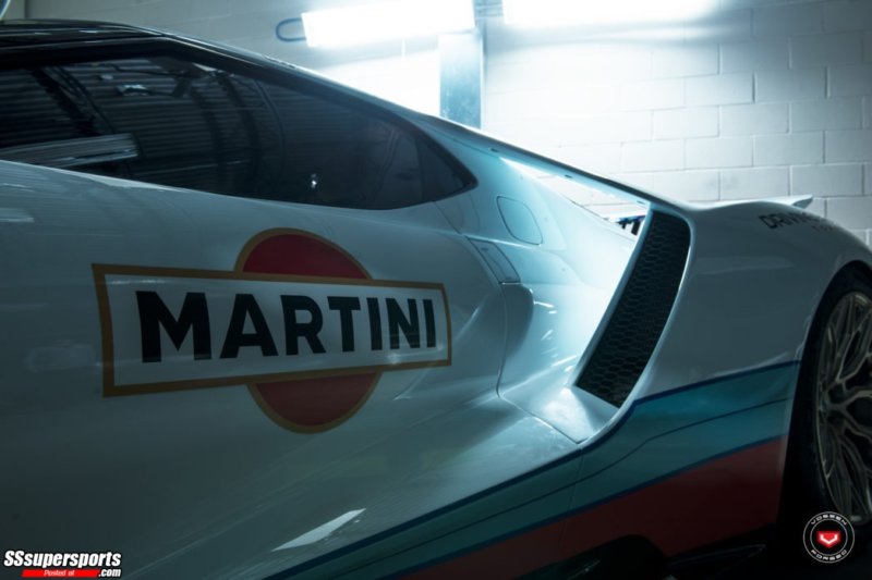 24-martini-racing-ford-gt-on-vossen-wheels