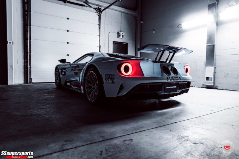 26-martini-racing-ford-gt-on-vossen-wheels