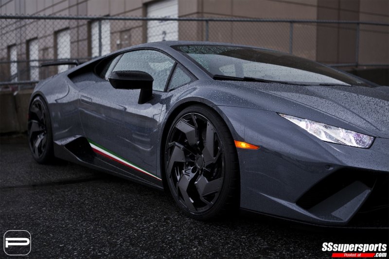 3 grey lamborghini huracan performante on pur wheels 800x533