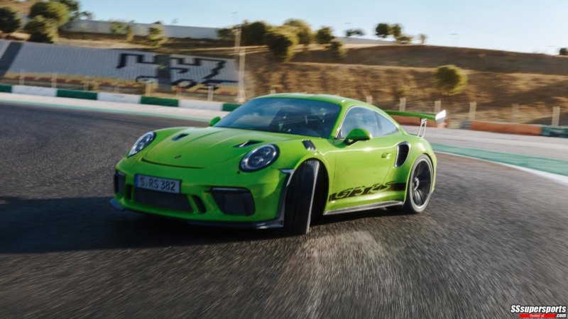 32-new-porsche-911-gt3-rs