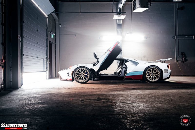 5-martini-racing-ford-gt-on-vossen-wheels