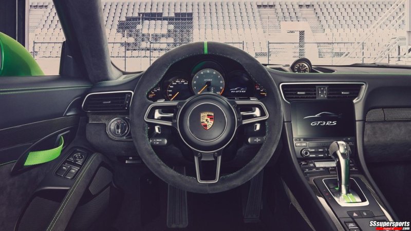 7-new-porsche-911-gt3-rs-steering-wheel