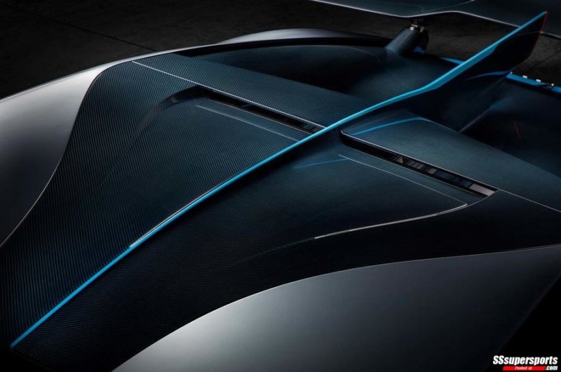 13-2019-Bugatti-Divo-naca-ducts-on-the-roof