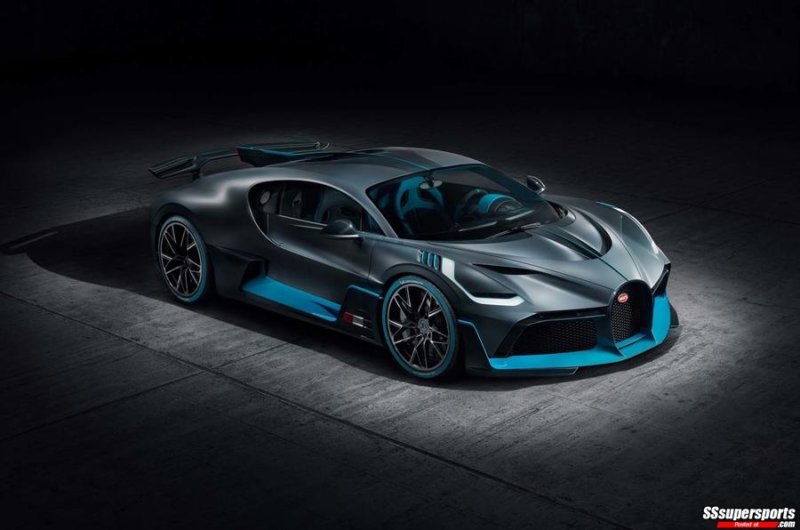 8 2019 Bugatti Divo front three quarters 800x530