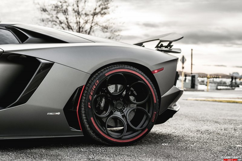 24-frozen-gray-dmc-lamborghini-aventador-roadster-on-adv1-wheels-rear-wheel