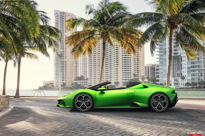 10-verde-selvans-lamborghini-huracan-evo-spyder-side-view