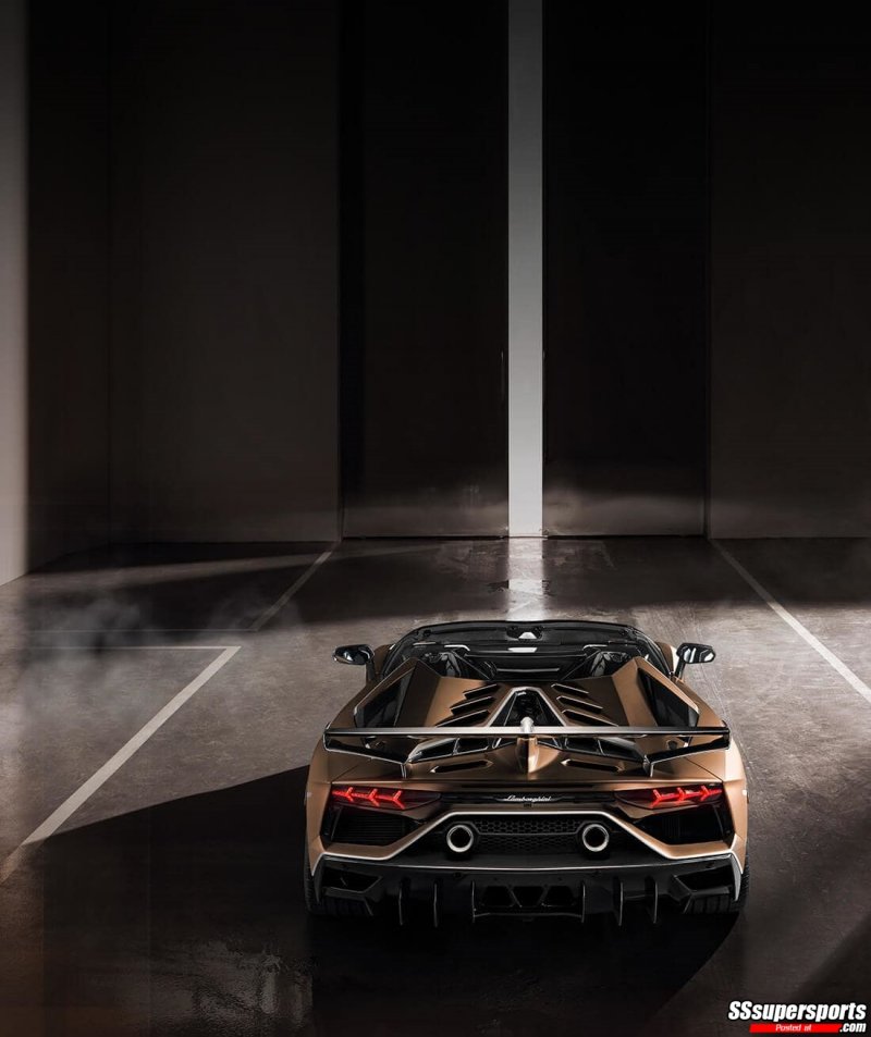 9-oro-elios-2020-lamborghini-aventador-svj-rear-angle